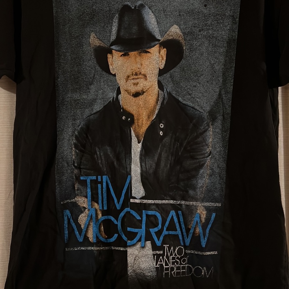 VINTAGE UNISEX TIM MCGRAW CONCERT COLLECTIBLE GRAPHIC TEE SIZE MEDIUM - Picture 2 of 4